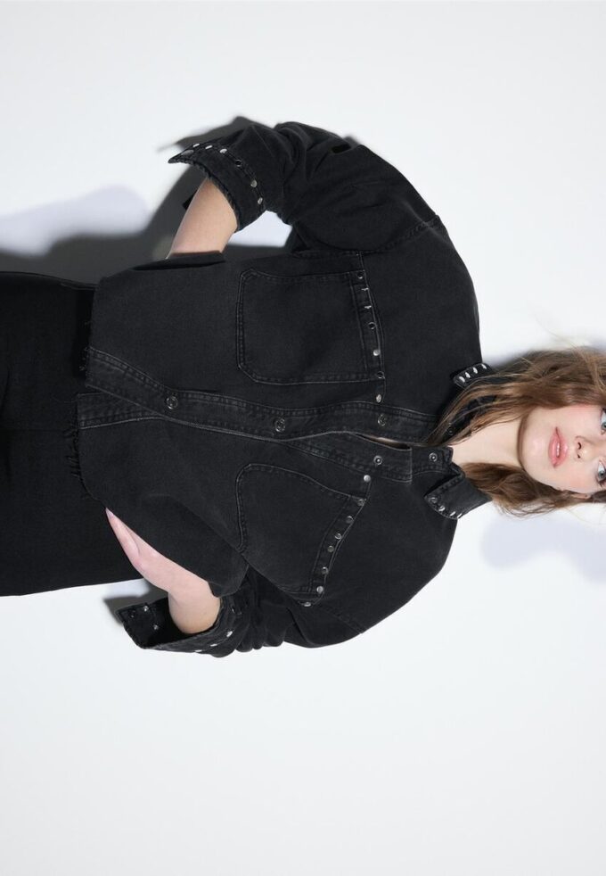 Kort denim overshirt met studs