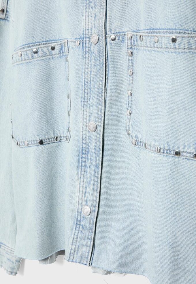 Kort denim overshirt met studs Kort denim overshirt met studs
