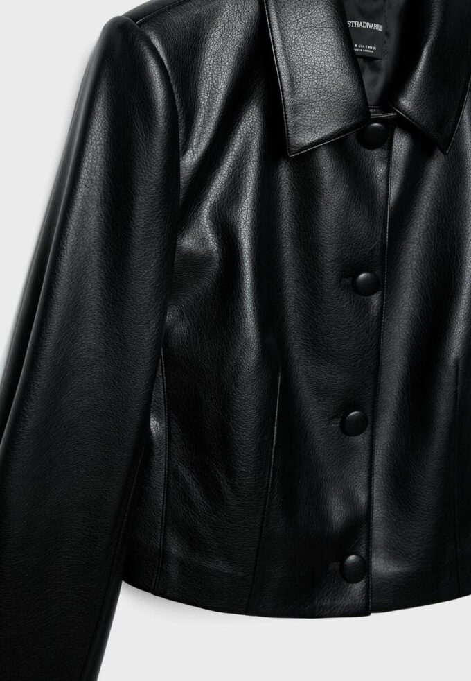 Korte blazer met leerlook Korte blazer met leerlook