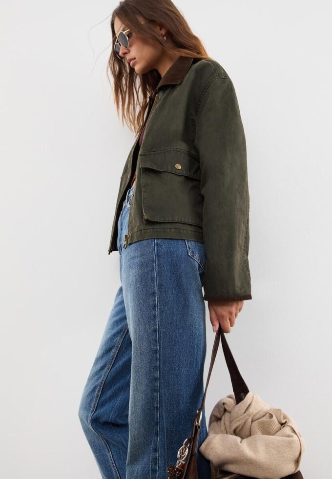 Korte gewaxte parka met contrast