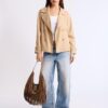 Korte, soepel vallende trenchcoat met riem