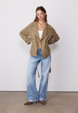 Korte, soepel vallende trenchcoat met riem