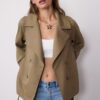 Korte, soepel vallende trenchcoat met riem