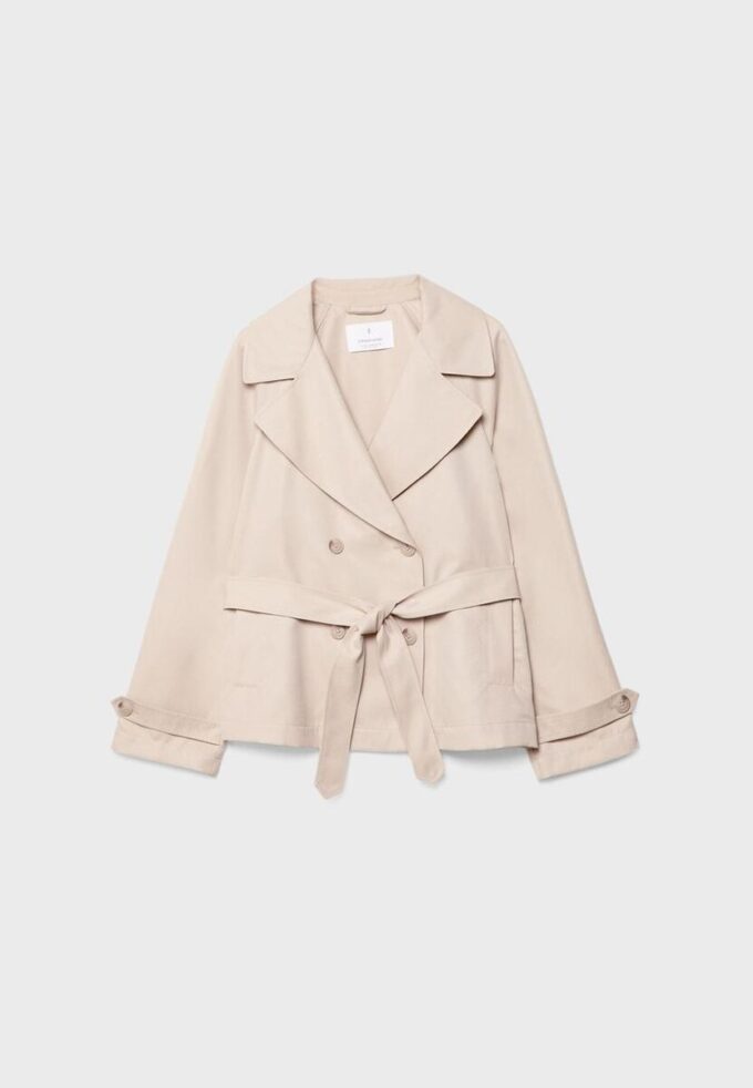 Korte, soepel vallende trenchcoat met riem