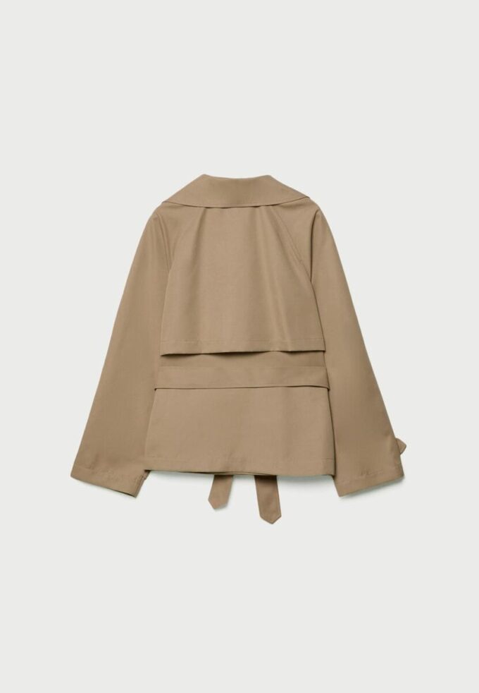 Korte, soepel vallende trenchcoat met riem