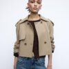 Korte, soepelvallende trenchcoat Korte, soepelvallende trenchcoat