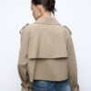 Korte, soepelvallende trenchcoat Korte, soepelvallende trenchcoat