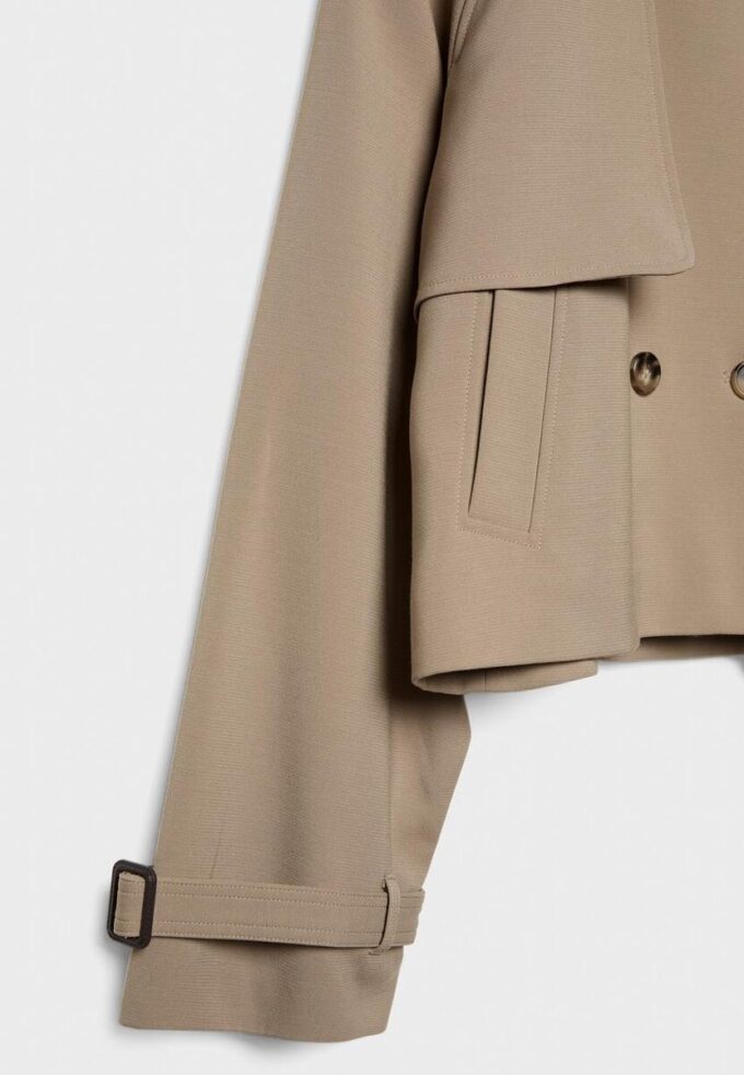 Korte, soepelvallende trenchcoat Korte, soepelvallende trenchcoat