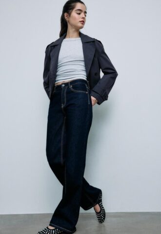 Korte trenchcoat met dubbele knoopsluiting