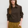 Korte trenchcoat met dubbele knoopsluiting Korte trenchcoat met dubbele knoopsluiting
