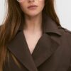 Korte trenchcoat met dubbele knoopsluiting Korte trenchcoat met dubbele knoopsluiting