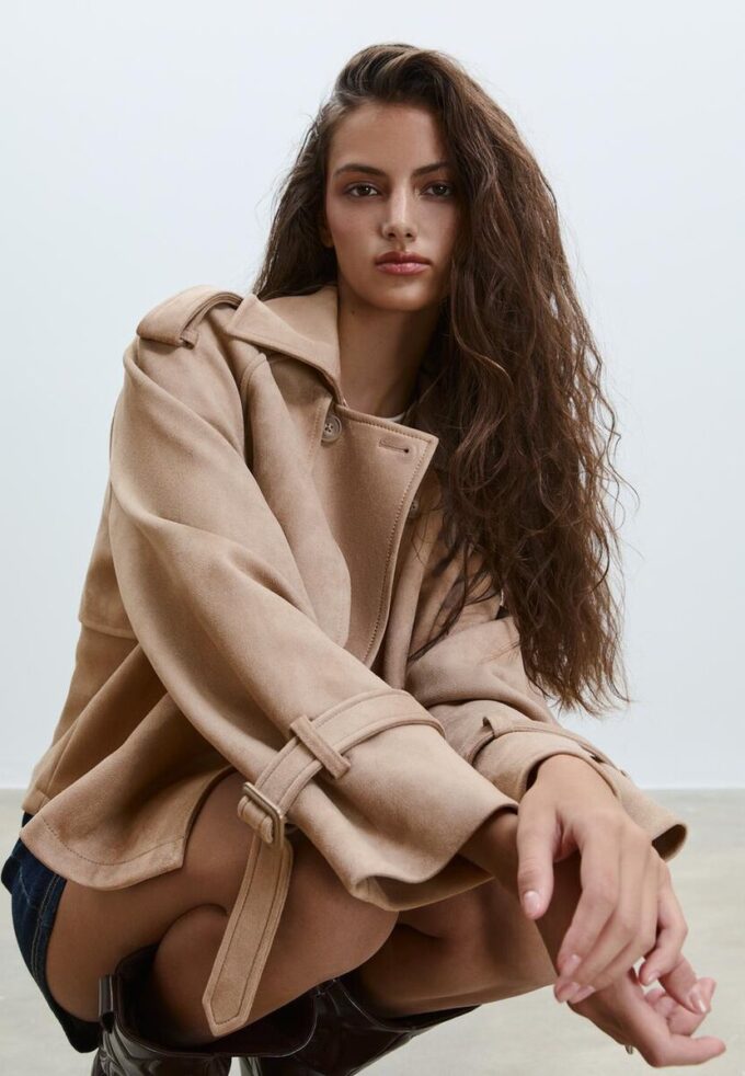 Korte trenchcoat van imitatiesuède Korte trenchcoat van imitatiesuède