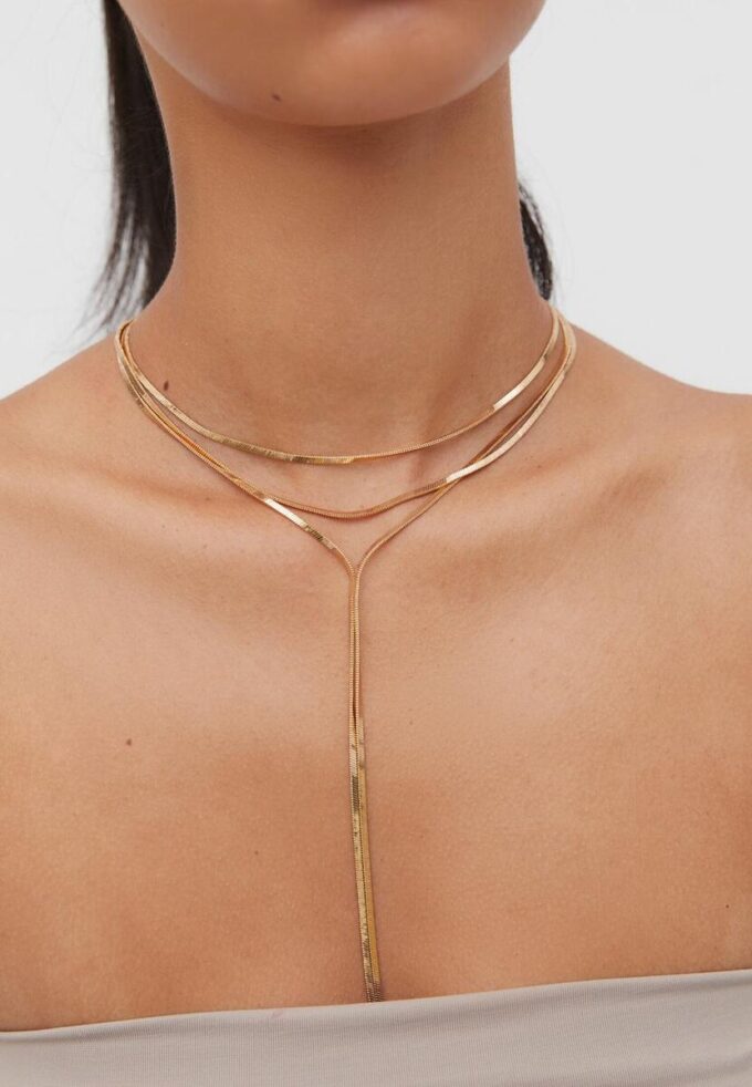 Lange ketting met meerdere kettingen