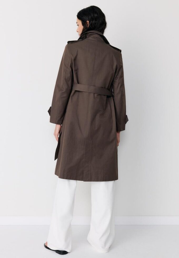 Lange trenchcoat met enkele rij knopen