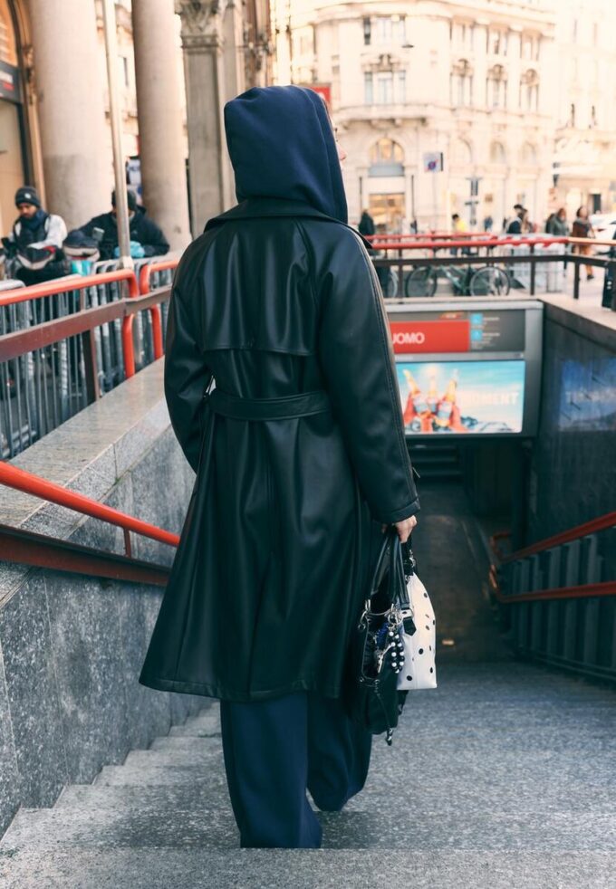 Lange trenchcoat van imitatieleer