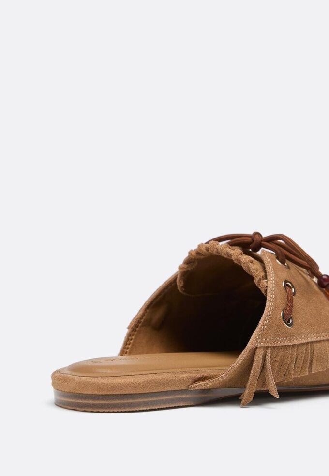 Leerloafers zonder achterkant met bedeltjes
