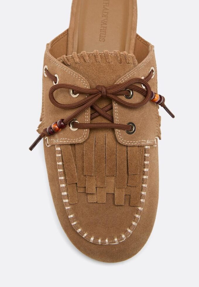 Leerloafers zonder achterkant met bedeltjes