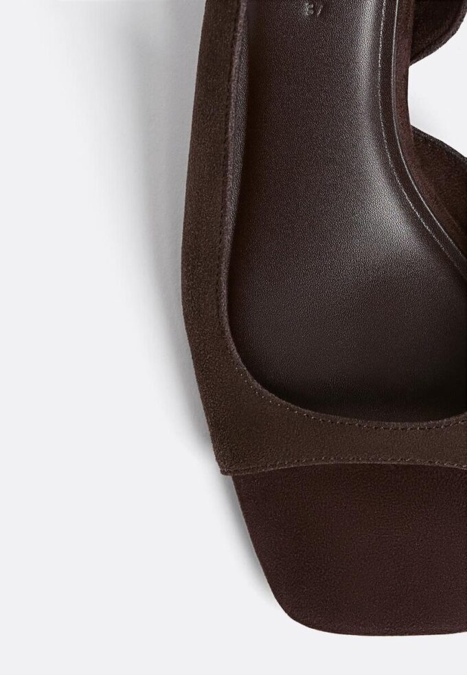 Leren sandalen met hoge hak