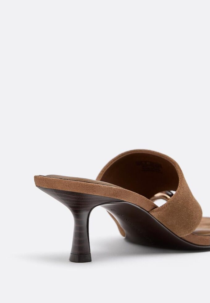 Leren sandalen met kittenhak