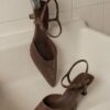 Leren schoenen met kittenhakken