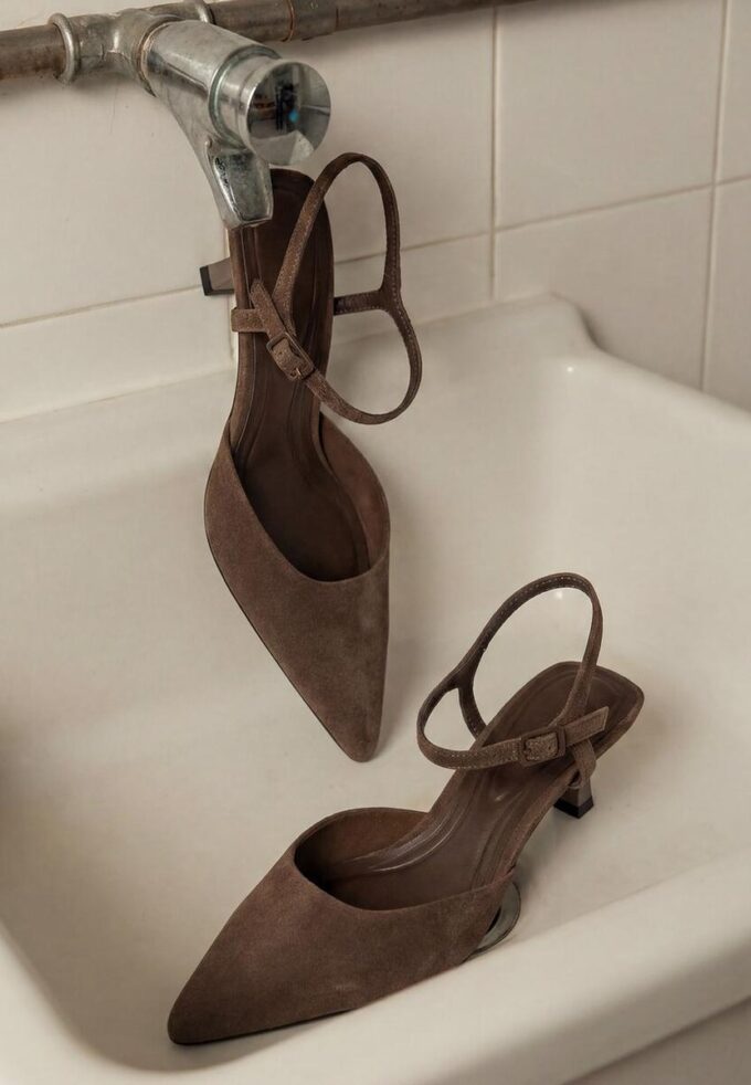 Leren schoenen met kittenhakken