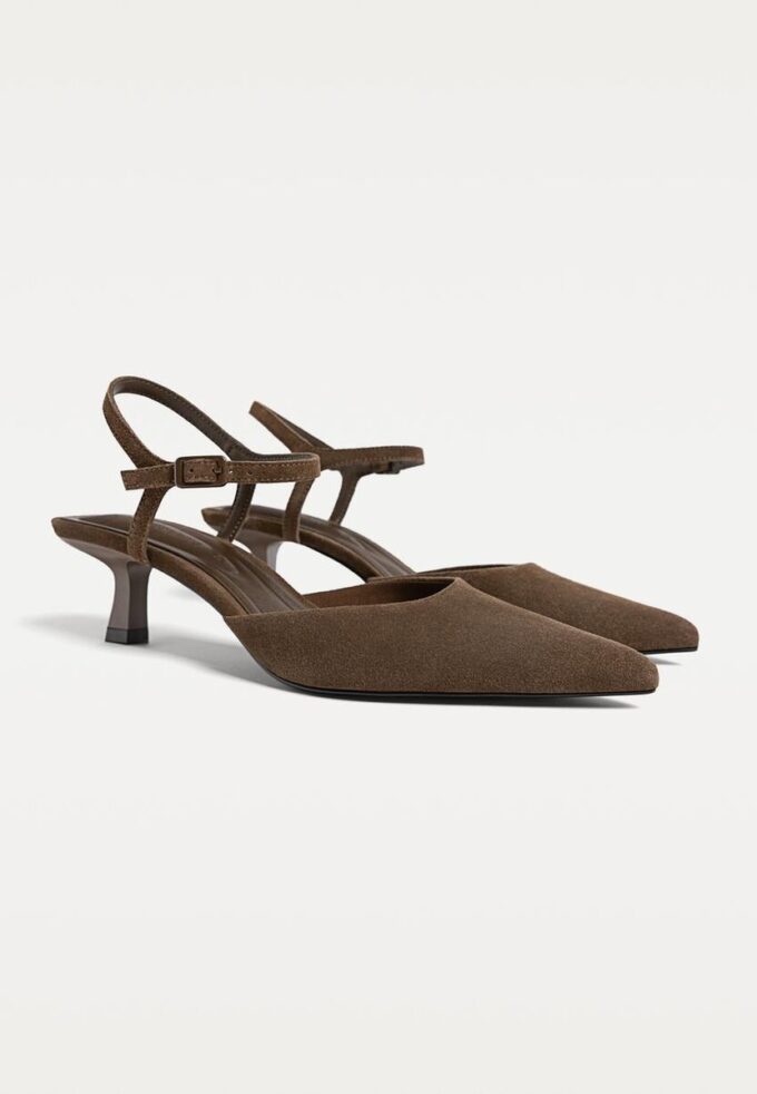 Leren schoenen met kittenhakken