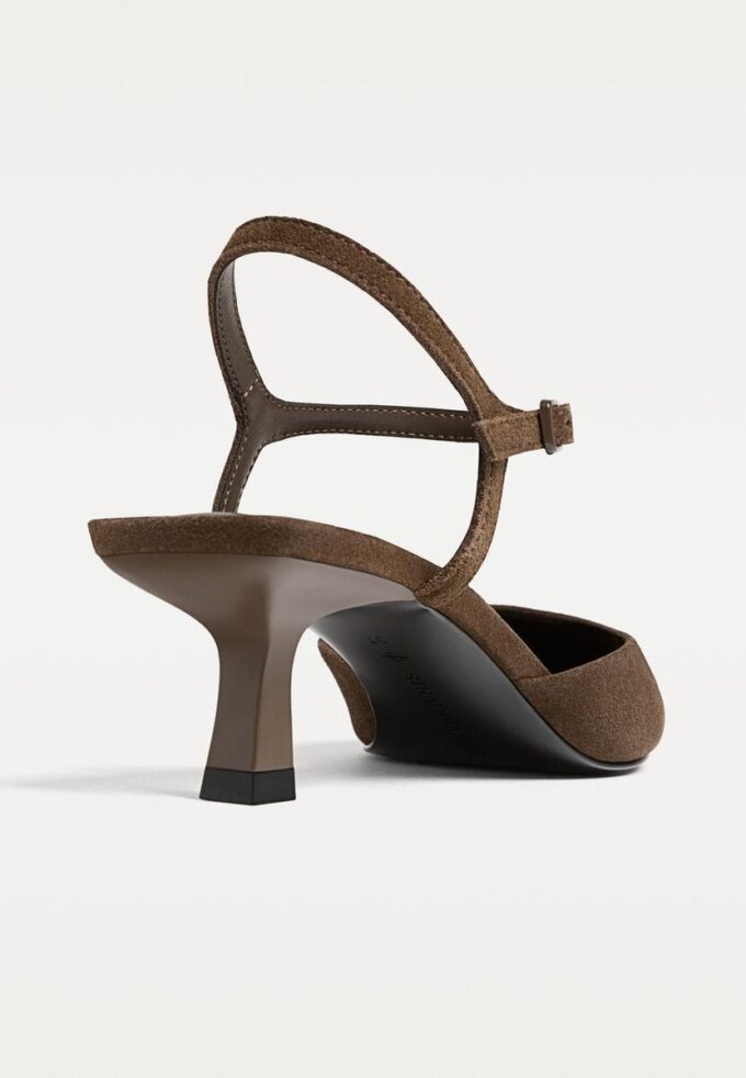 Leren schoenen met kittenhakken