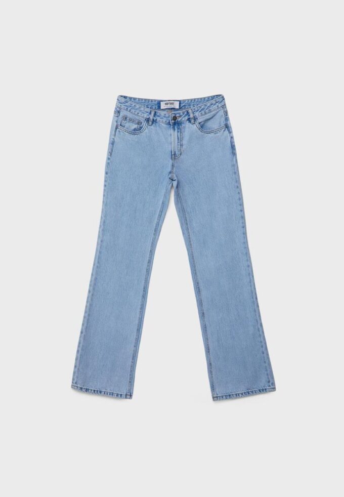 Low-rise jeans met rechte pijpen Low-rise jeans met rechte pijpen