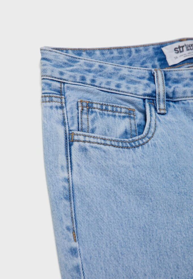 Low-rise jeans met rechte pijpen Low-rise jeans met rechte pijpen