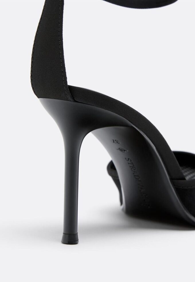 Mesh-schoenen met hoge hakken