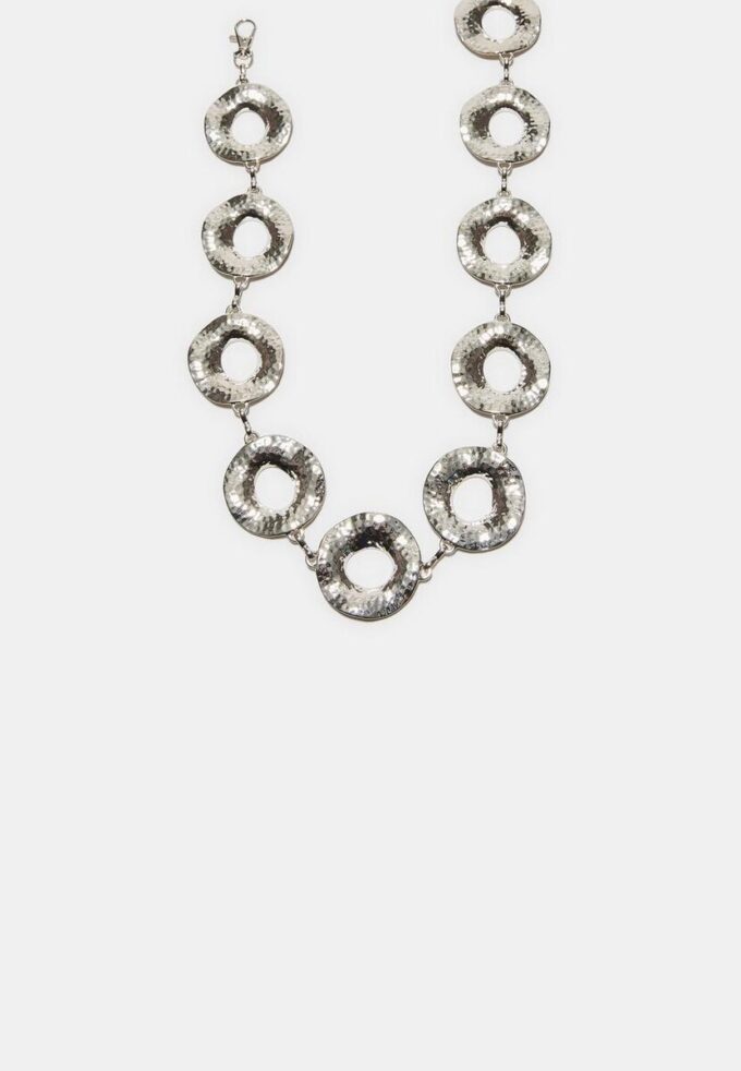 Metalen riem met ronde plaatjes