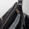 Mini Soft-Touch schoudertas met ritsen