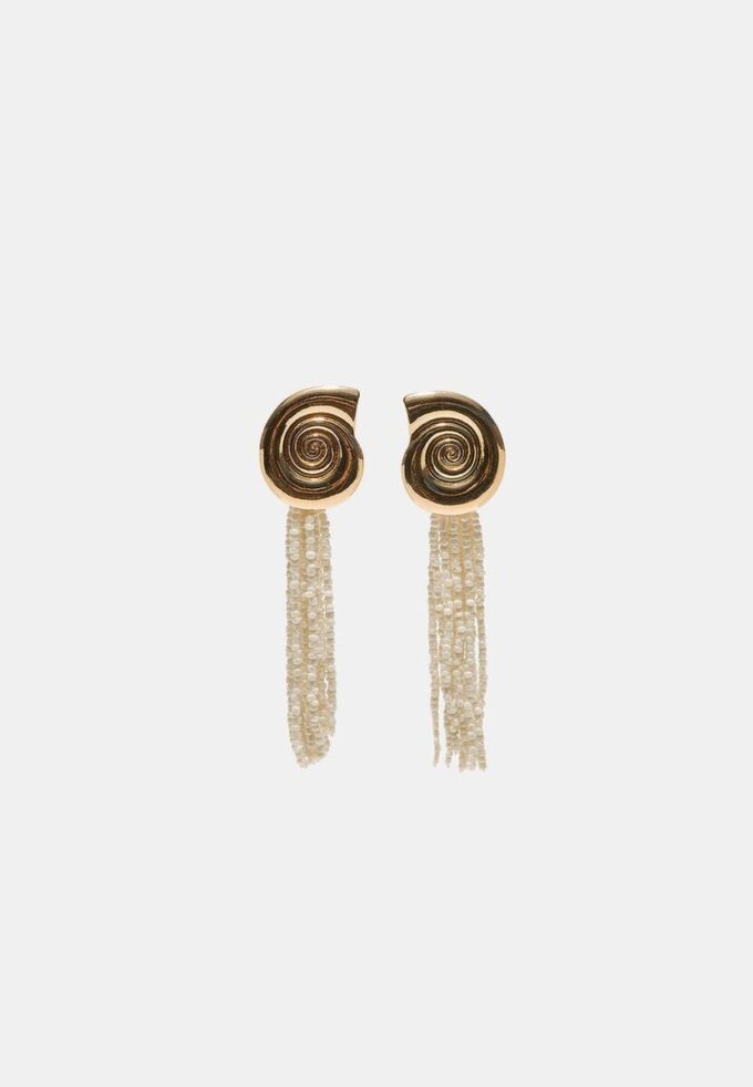 Oorbellen met schelpen