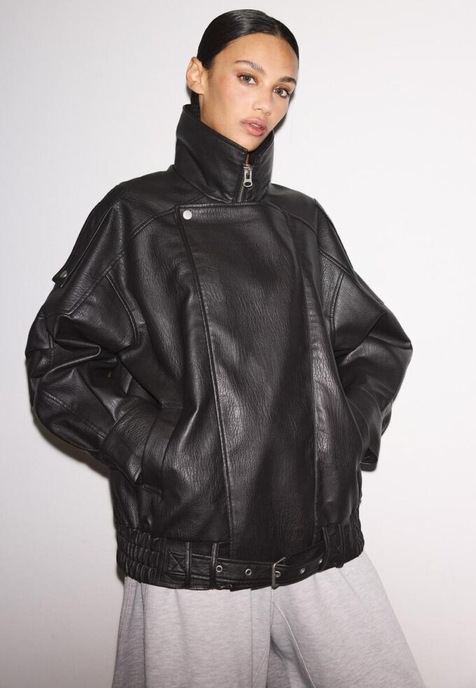 Oversize imitatieleren jasje met revers Oversize imitatieleren jasje met revers