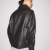 Oversize imitatieleren jasje met revers Oversize imitatieleren jasje met revers