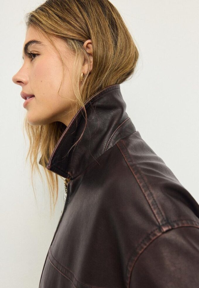 Oversize jas met gewassen leereffect