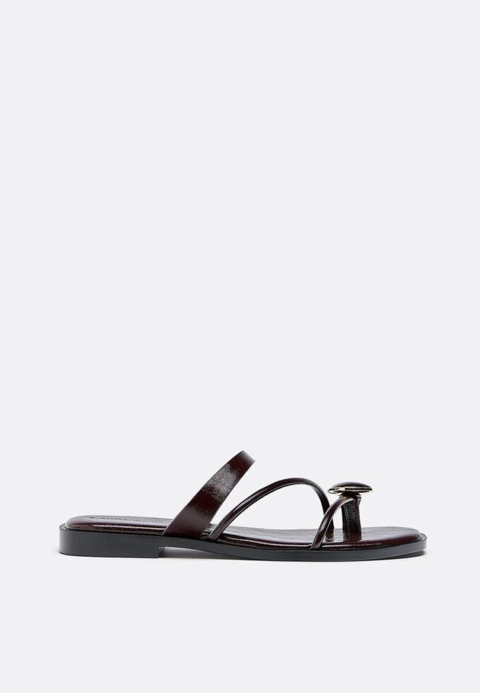 Platte sandalen met steendetails