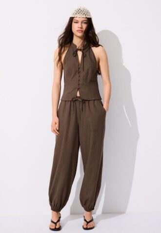 Qipao-top met halternek en knopen