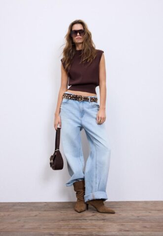 Riemen met onregelmatige multi-studs