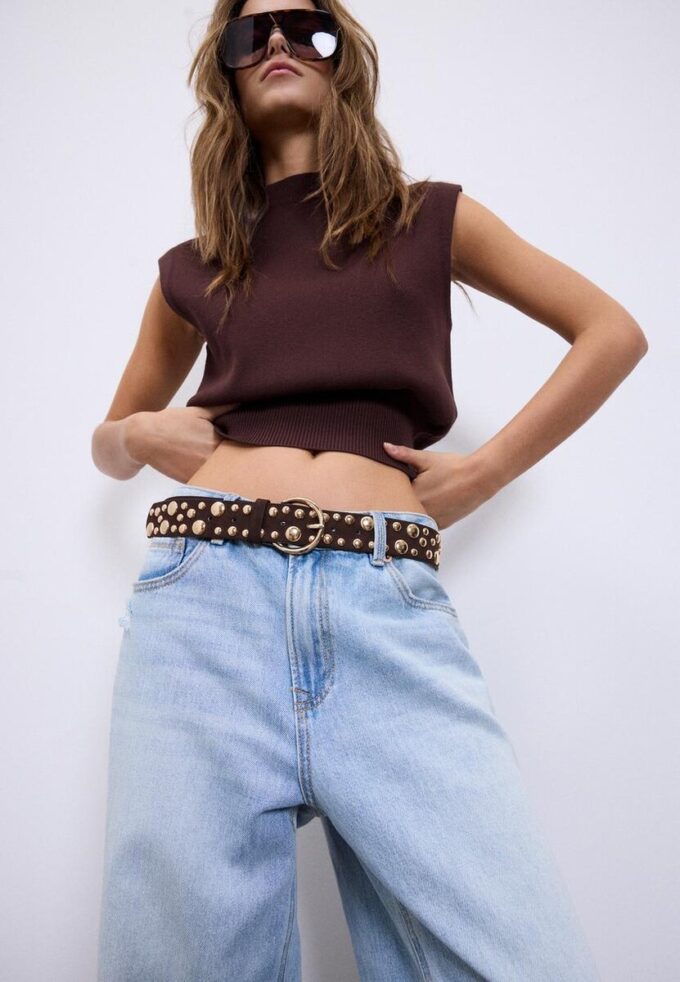 Riemen met onregelmatige multi-studs
