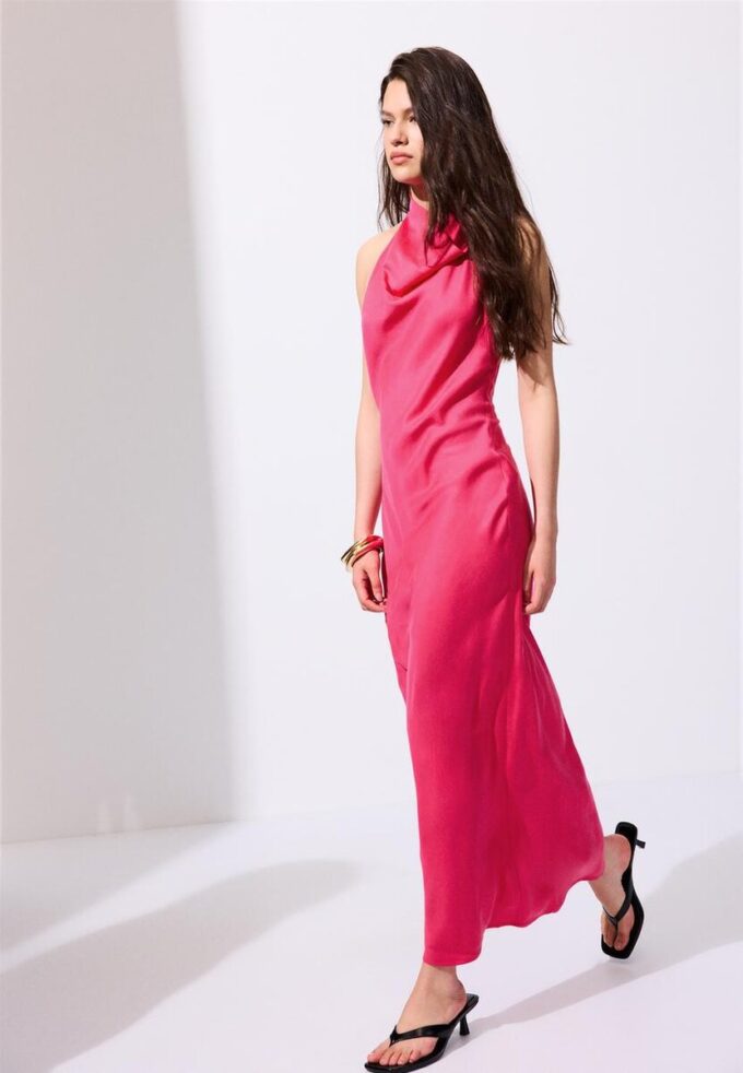 Rugloze halter midi-jurk