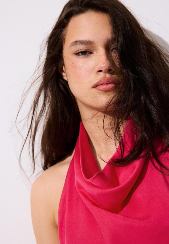 Rugloze halter midi-jurk