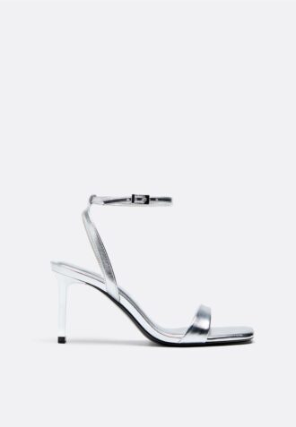Sandalen met hak en metallic effect
