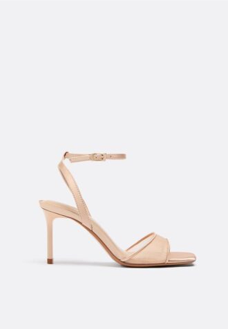 Sandalen met mesh en naaldhak