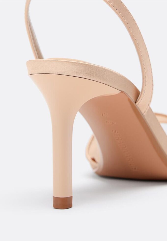 Sandalen met mesh en naaldhak