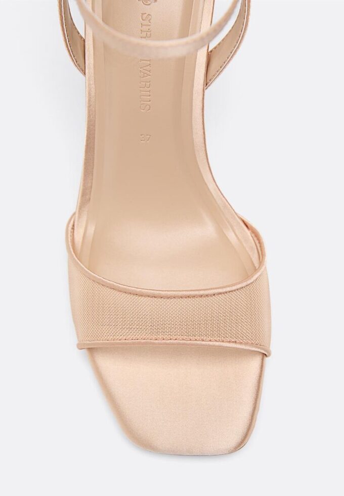 Sandalen met mesh en naaldhak
