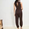 Satijnen jumpsuit met halternek