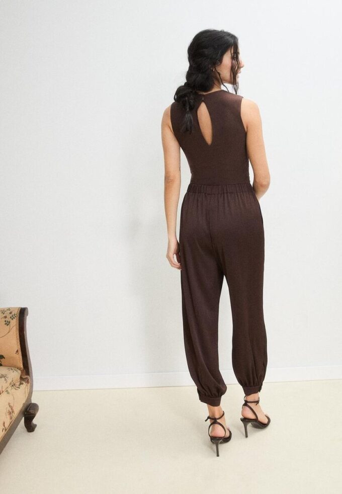 Satijnen jumpsuit met halternek