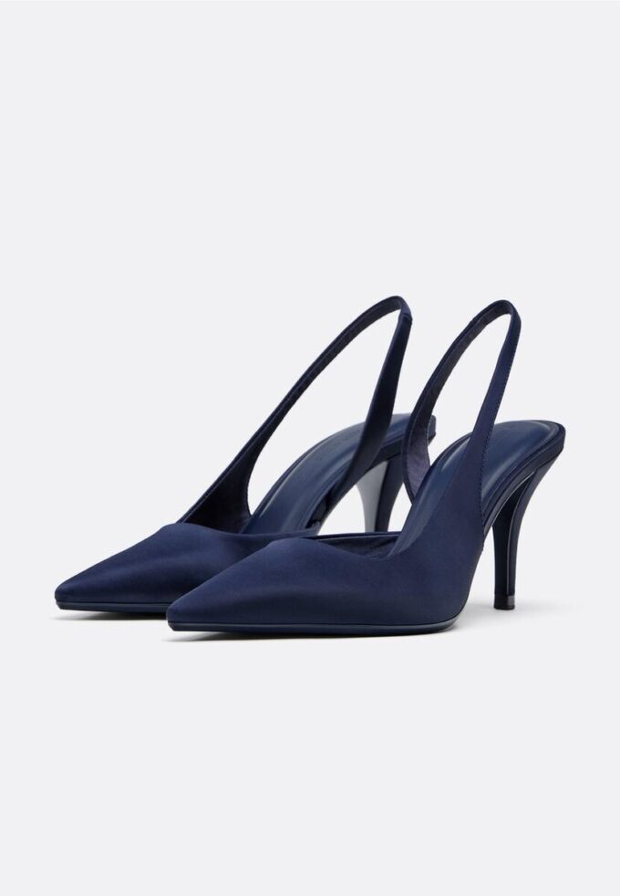 Schoenen met hakken en satijneffect