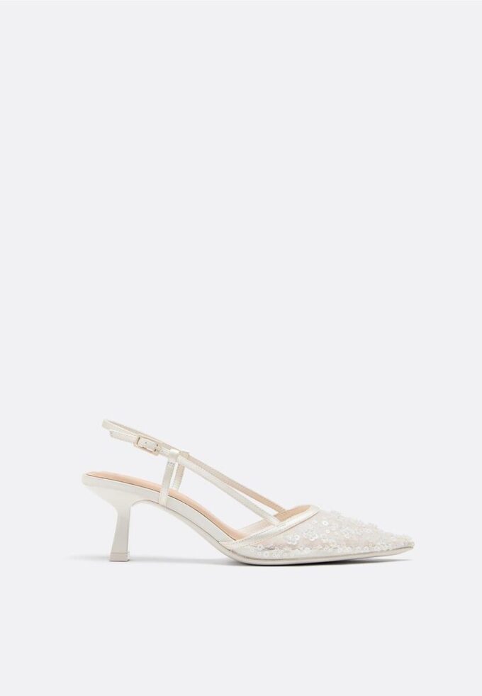 Schoenen met kittenhakken van mesh met strass